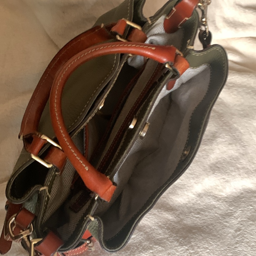 Dooney and Bourke elephant purse w/handles and crossbody adjustable strap - Picture 8 of 16